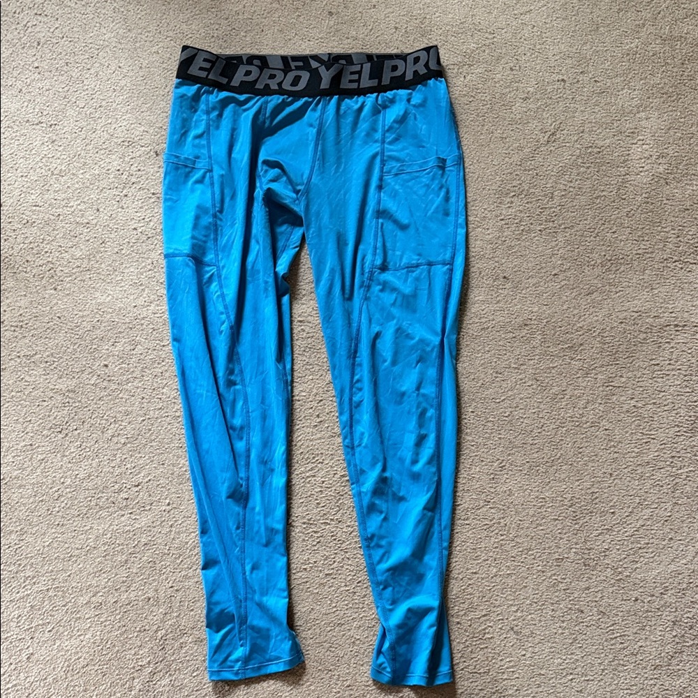 Men’s compression pants are very good condition with pockets